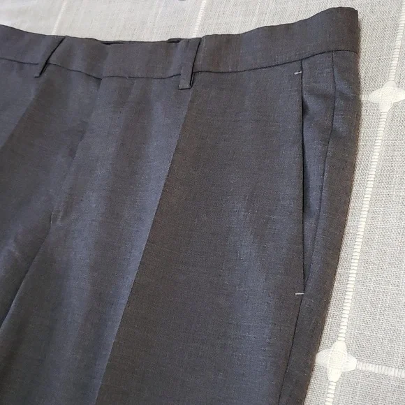 HUGO Boss Dieselstrasse 12 gray wool lined flat front Pants, Size 34R